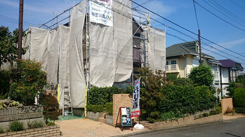 泉区緑園：足場シートとのぼり2