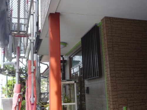 横浜市保土ヶ谷区：鉄柱サビ止め塗布完了後