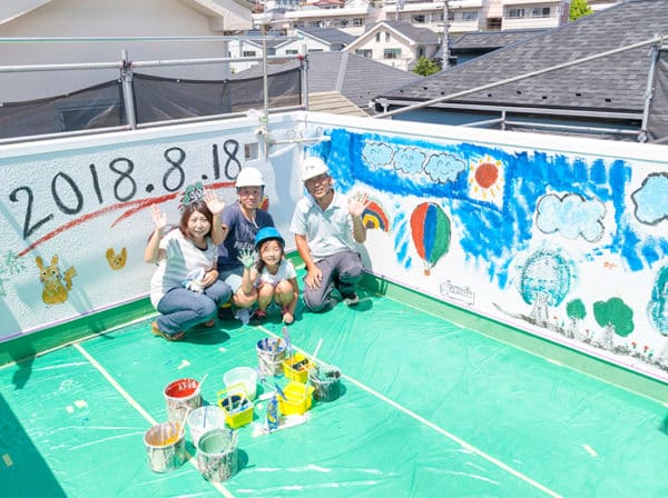 屋根の下塗りと鉄部の下塗りです。