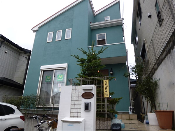 外壁塗装の色選びに悩む方もご安心を。ご希望の色に納得してもらうまでお付き合いします。