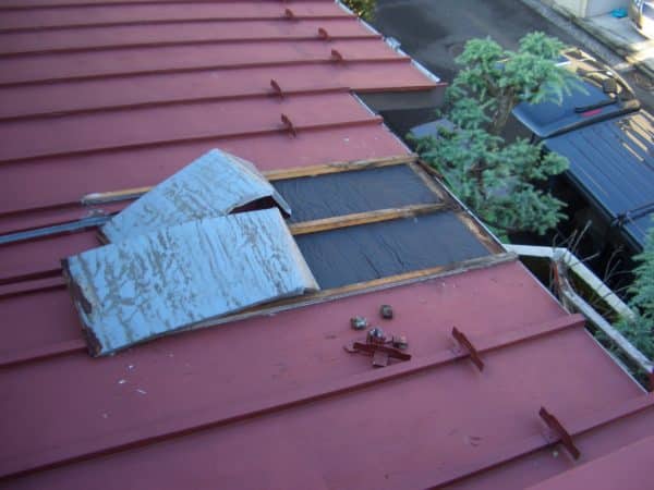 トタン屋根の腐食を放置しすぎると台風が不安になる